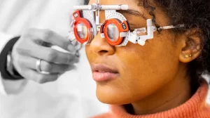 SIGNS THAT YOU SHOULD VISIT AN OPTICIAN